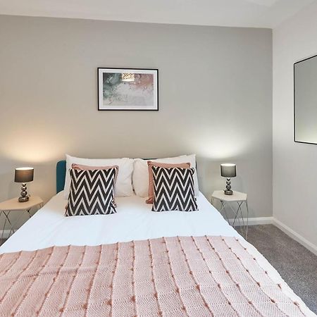 Host & Stay - Endeavour Apartments 휫비 외부 사진