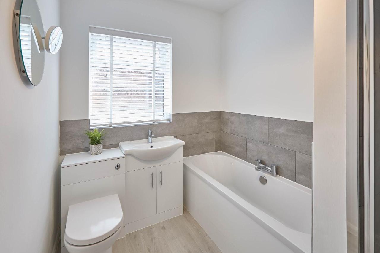 Host & Stay - Endeavour Apartments 휫비 외부 사진